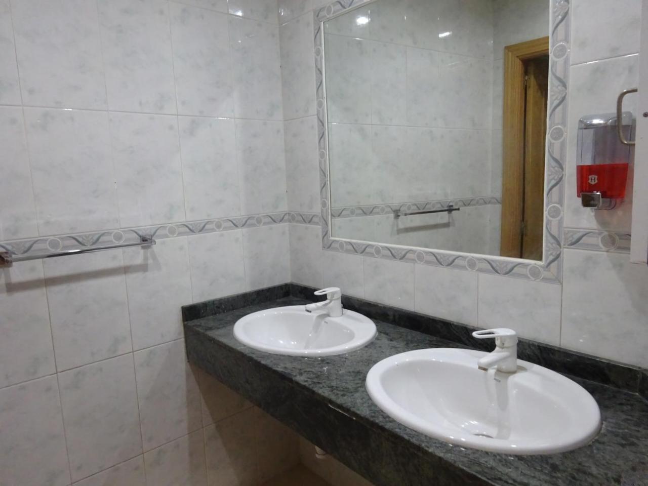 Hostal Lavapies Madrid Kültér fotó